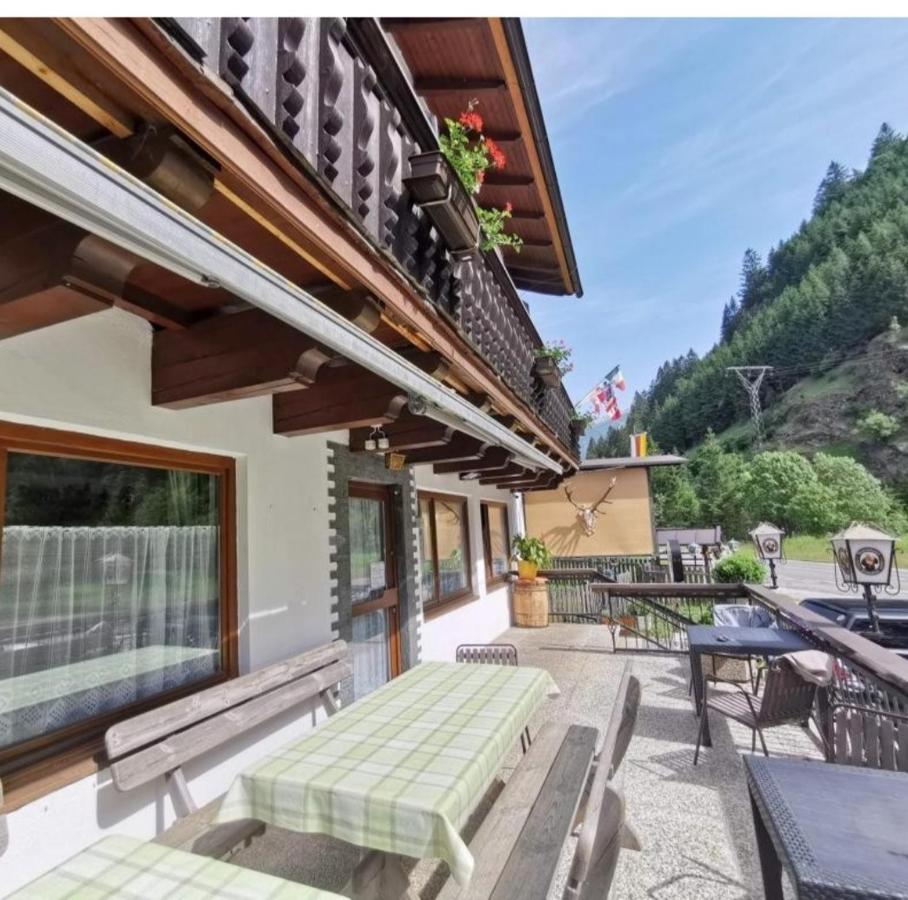 Tattoo Pension Mit Restaurant Und Tattoo-Studio Mörtschach Εξωτερικό φωτογραφία