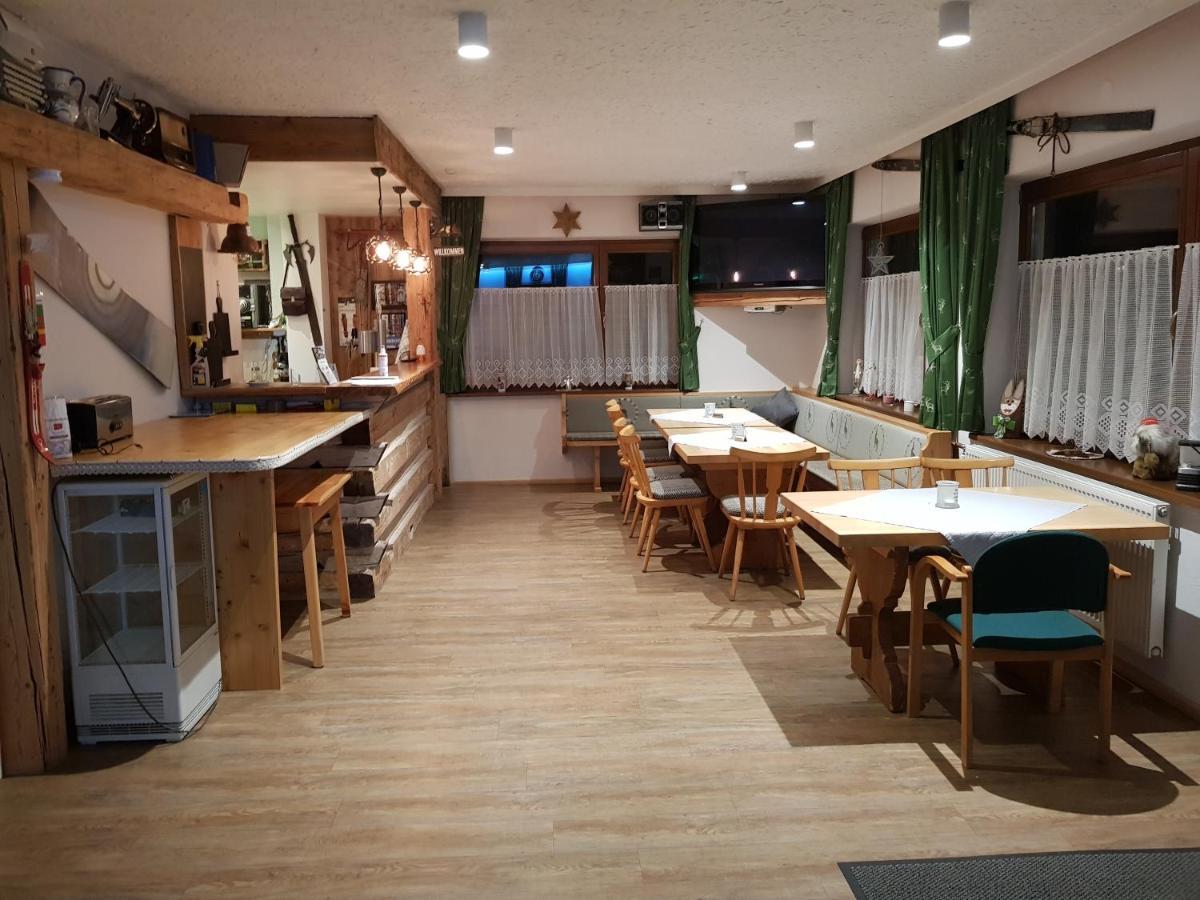 Tattoo Pension Mit Restaurant Und Tattoo-Studio Mörtschach Εξωτερικό φωτογραφία