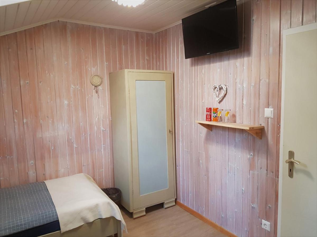 Tattoo Pension Mit Restaurant Und Tattoo-Studio Mörtschach Εξωτερικό φωτογραφία