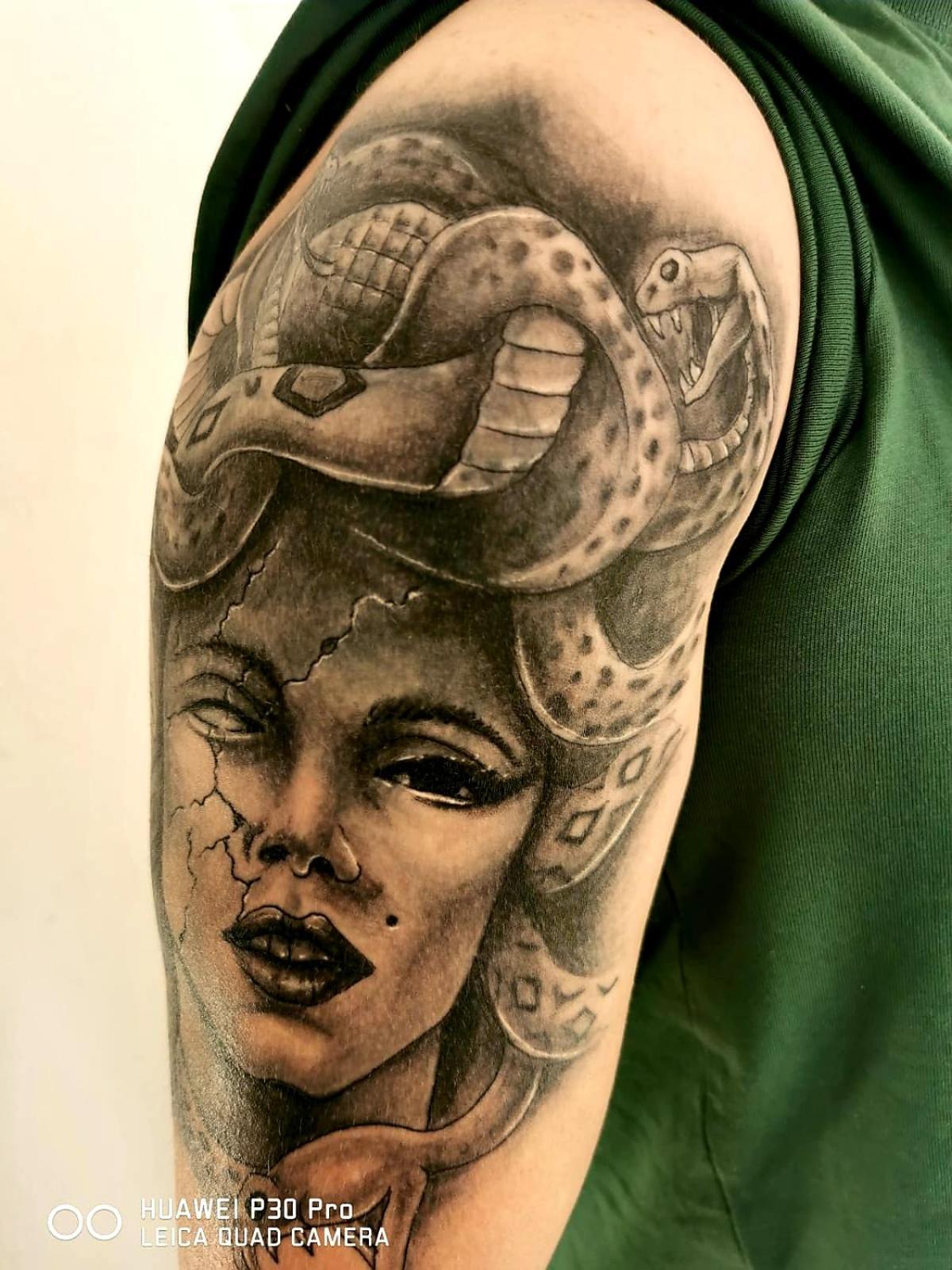 Tattoo Pension Mit Restaurant Und Tattoo-Studio Mörtschach Εξωτερικό φωτογραφία
